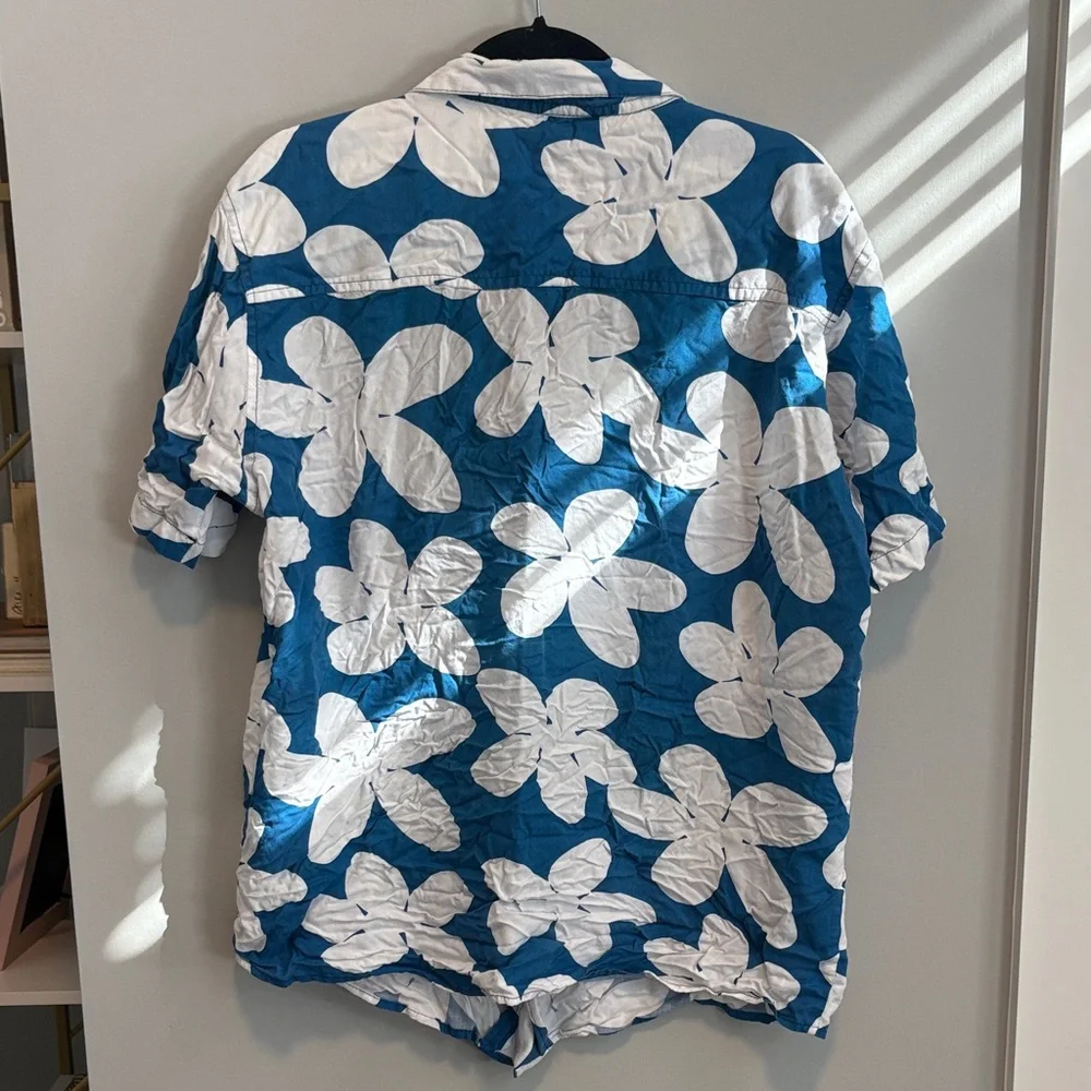 Sovereign Code Blue and White Floral Button Down Shirt - Picture 3 of 3